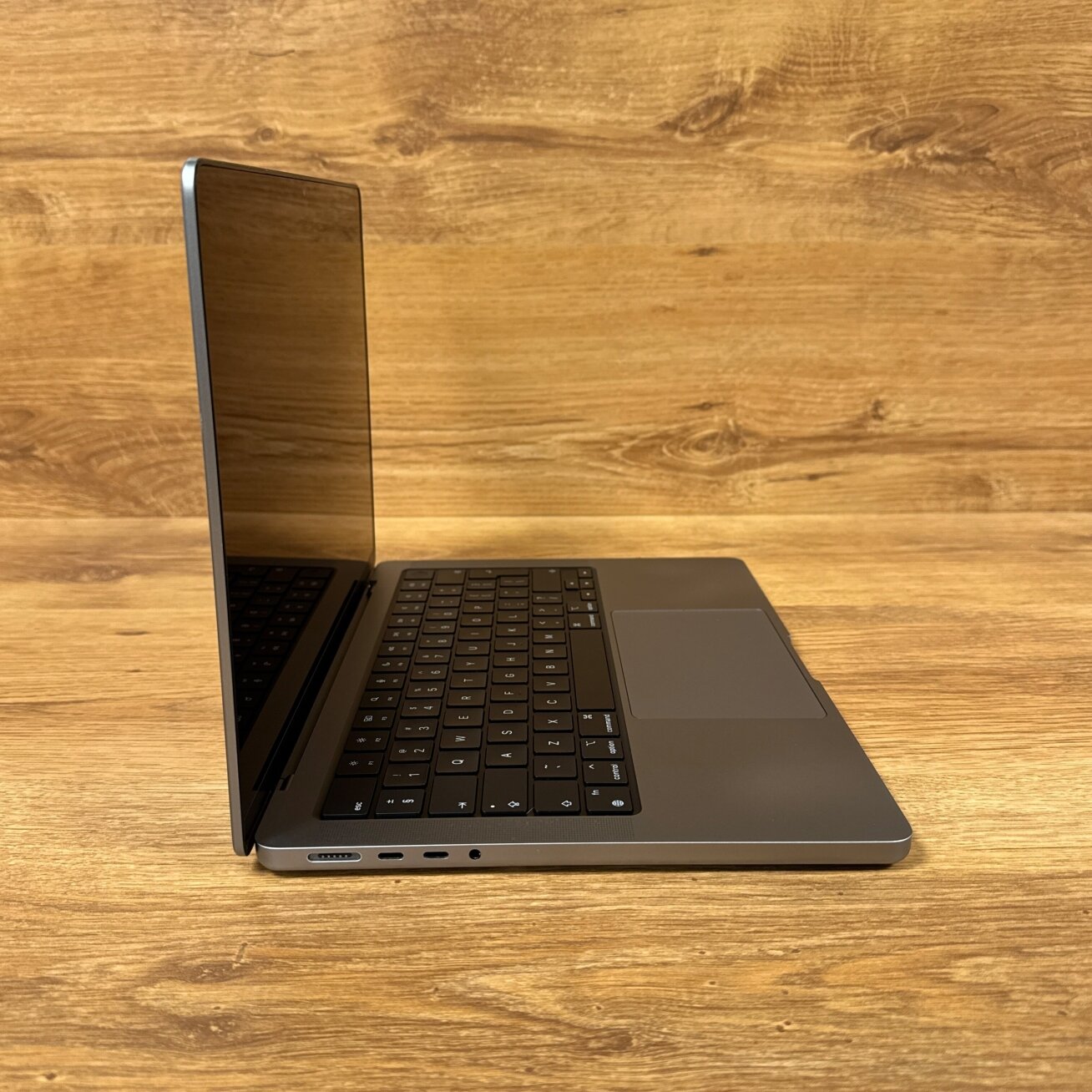 Apple MacBook Pro 14" M1 Pro (2021) | 16GB/512GB | 8C CPU/14C GPU | 88% battery | B | Space Gray | Atnaujintas 3