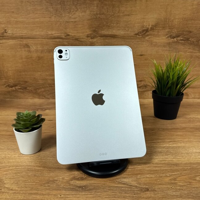 Apple iPad Pro 11" M5 Wi-Fi (2025) 256GB with Standard glass Silver | A+ | 100% battery | Ekspozicinis